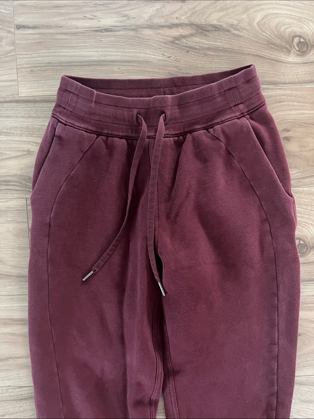 Lululemon Women’s Maroon Scuba Drawstring Jogger Pants